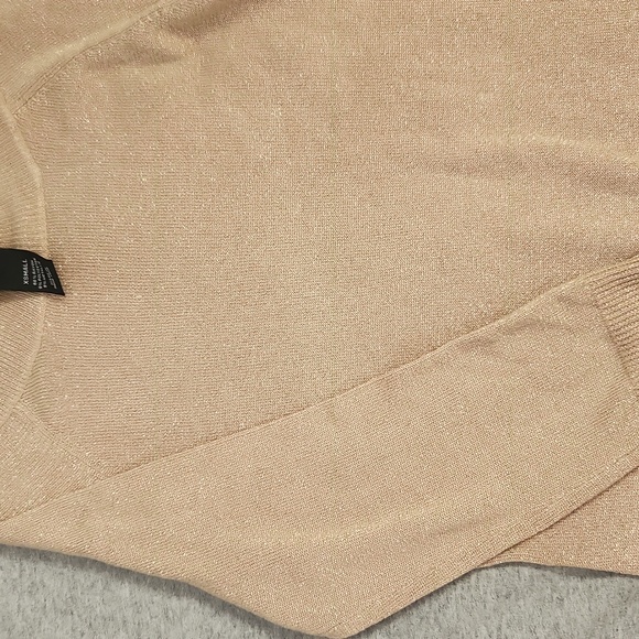 Gold sweater - Picture 3 of 3